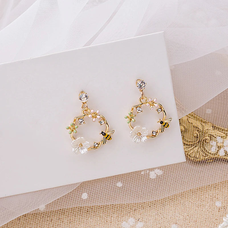 Boucles D'oreilles Abeille Avec Fleurs