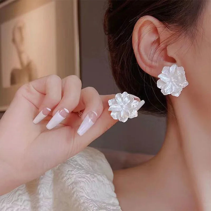 Boucles D'Oreilles Fleurs Blanches En Nacre & Turquoise | Pendantes Alliage Argenté Neuf