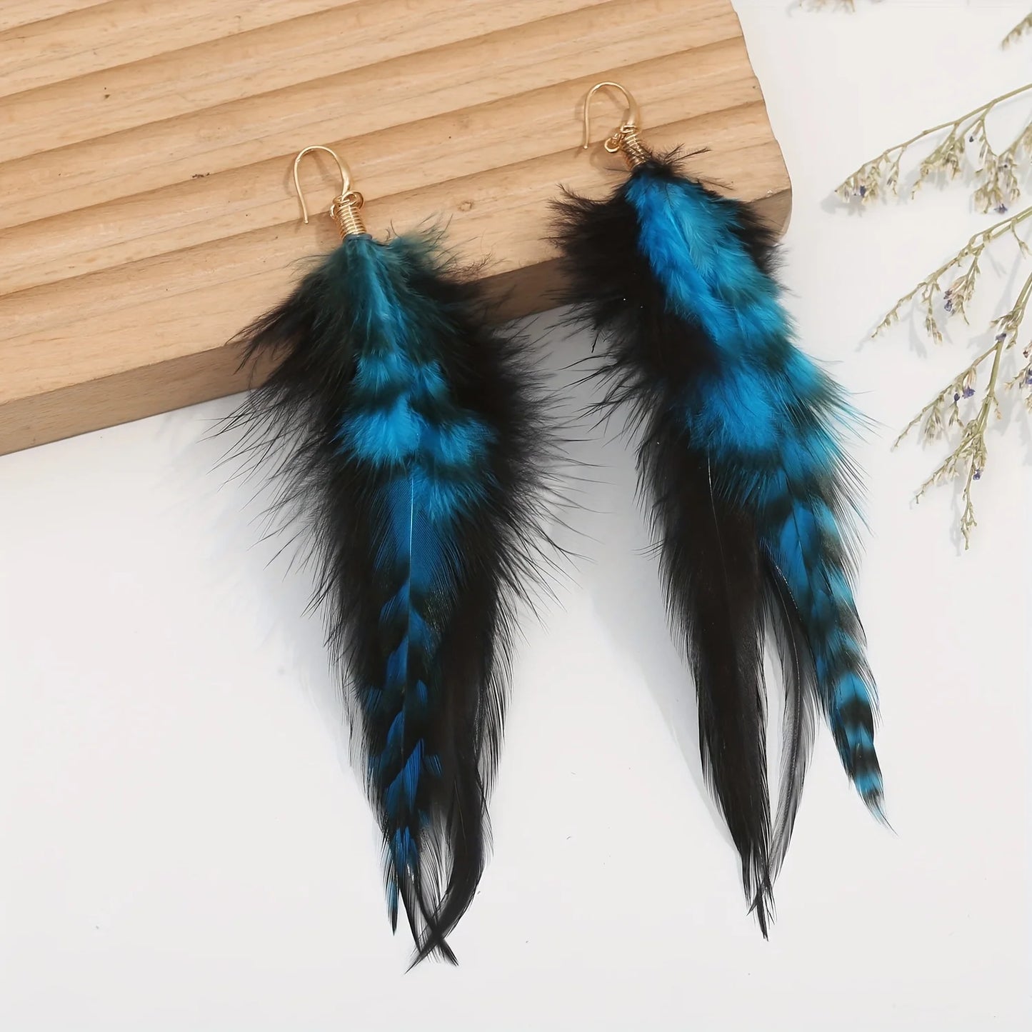 Boucles D'oreilles Plume Bleue Légère